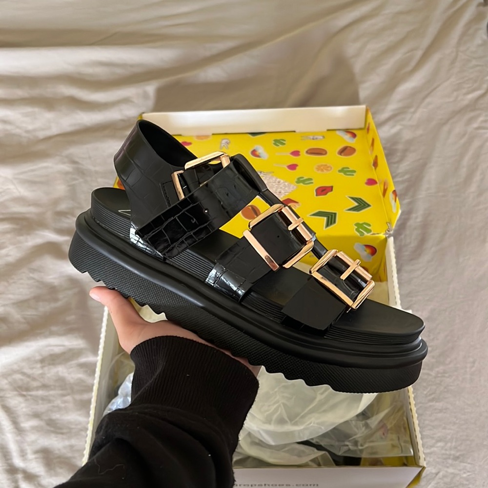 Bratz style sandals. Size 8. Brand new. From dollskill